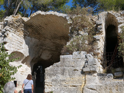  <a style='color: #fff;' href='/uploaded/photo/abbaye-de-st-roman-beaucaire-68f5e8624f5b4.jpg'>(Télécharger)</a>