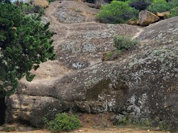  <a style='color: #fff;' href='/uploaded/photo/le-rocher-de-rocalinaud-653aca9e36f06.jpg'>(Télécharger)</a>