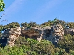  <a style='color: #fff;' href='/uploaded/photo/le-rocher-des-3-luisants-645403daddba0.jpg'>(Télécharger)</a>