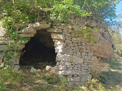  <a style='color: #fff;' href='/uploaded/photo/le-rocher-des-3-luisants-645403e8d62dd.jpg'>(Télécharger)</a>