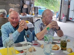  <a style='color: #fff;' href='/uploaded/photo/repas-de-fin-de-saison-666e03fdbf41e.jpg'>(Télécharger)</a>