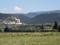  <a style='color: #fff;' href='/uploaded/photo/seguret-le-long-de-l-ouveze-67f806e6b9eac.jpg'>(Télécharger)</a>