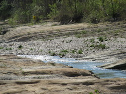  <a style='color: #fff;' href='/uploaded/photo/seguret-le-long-de-l-ouveze-67f806f07a0d4.jpg'>(Télécharger)</a>