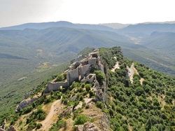 Peyrepertuse <a style='color: #fff;' href='/uploaded/photo/sy-jour-y-tautavel-6862afddefd8c.jpg'>(Télécharger)</a>